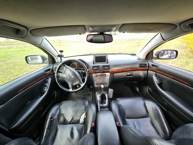 Черный Тойота Авенсис, объемом двигателя 2 л и пробегом 350 тыс. км за 2350 $, фото 12 на Automoto.ua