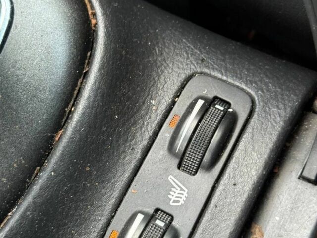 Чорний Тойота Авенсіс, об'ємом двигуна 2 л та пробігом 260 тис. км за 3600 $, фото 12 на Automoto.ua