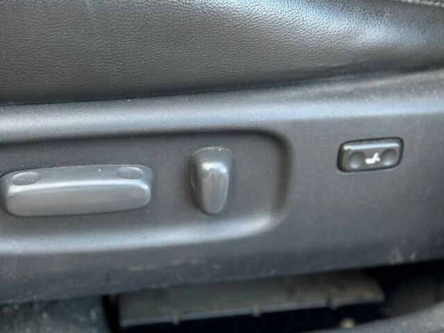 Чорний Тойота Авенсіс, об'ємом двигуна 2 л та пробігом 260 тис. км за 3600 $, фото 13 на Automoto.ua