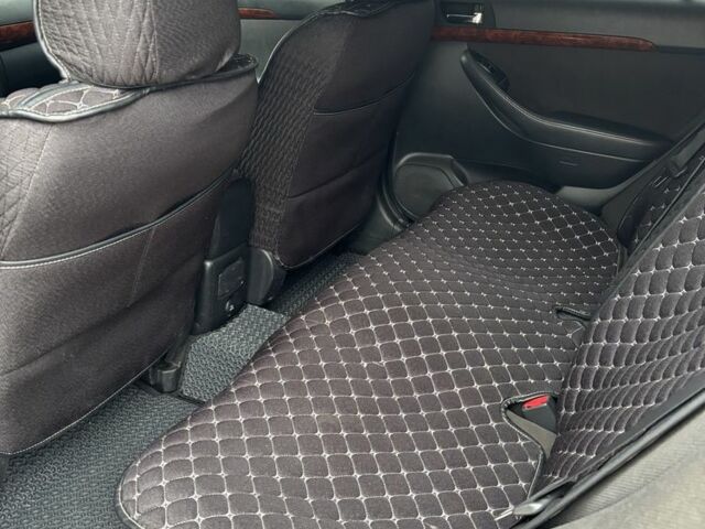 Черный Тойота Авенсис, объемом двигателя 1.8 л и пробегом 251 тыс. км за 48000 $, фото 8 на Automoto.ua