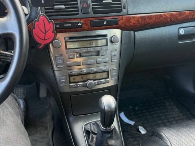 Чорний Тойота Авенсіс, об'ємом двигуна 2 л та пробігом 260 тис. км за 3600 $, фото 10 на Automoto.ua