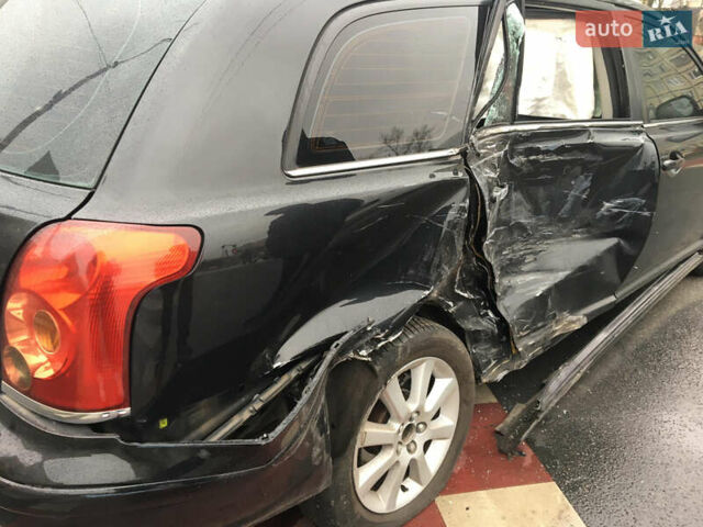 Чорний Тойота Авенсіс, об'ємом двигуна 2 л та пробігом 320 тис. км за 3700 $, фото 7 на Automoto.ua