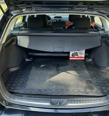 Черный Тойота Авенсис, объемом двигателя 2 л и пробегом 198 тыс. км за 5300 $, фото 7 на Automoto.ua