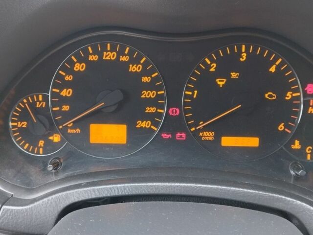 Черный Тойота Авенсис, объемом двигателя 2 л и пробегом 336 тыс. км за 5300 $, фото 6 на Automoto.ua