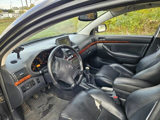 Черный Тойота Авенсис, объемом двигателя 2 л и пробегом 350 тыс. км за 2350 $, фото 10 на Automoto.ua