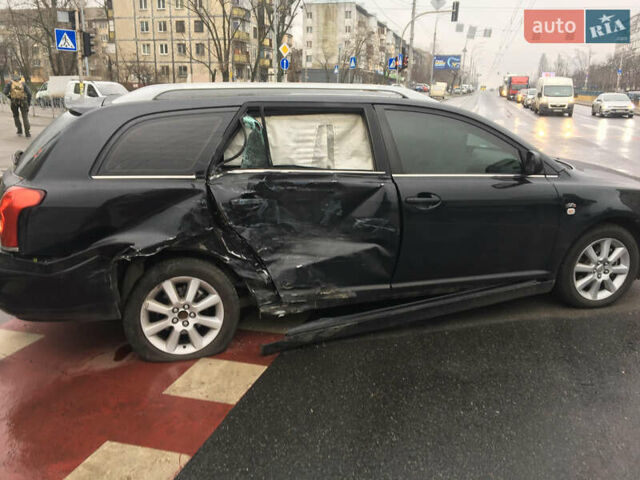 Чорний Тойота Авенсіс, об'ємом двигуна 2 л та пробігом 320 тис. км за 3700 $, фото 6 на Automoto.ua