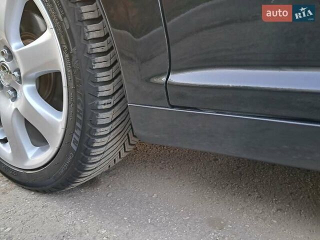 Черный Тойота Авенсис, объемом двигателя 2 л и пробегом 215 тыс. км за 5850 $, фото 72 на Automoto.ua