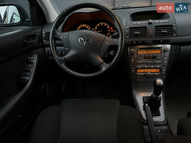 Чорний Тойота Авенсіс, об'ємом двигуна 1.8 л та пробігом 250 тис. км за 5700 $, фото 4 на Automoto.ua