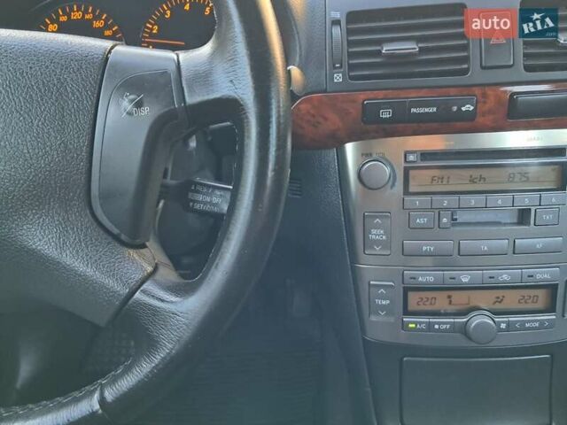 Чорний Тойота Авенсіс, об'ємом двигуна 2 л та пробігом 218 тис. км за 6500 $, фото 69 на Automoto.ua