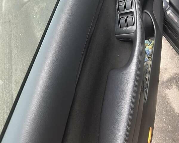 Черный Тойота Авенсис, объемом двигателя 2 л и пробегом 253 тыс. км за 5500 $, фото 8 на Automoto.ua