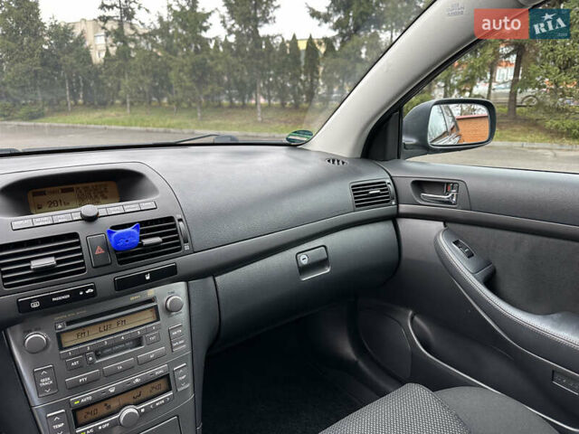 Черный Тойота Авенсис, объемом двигателя 1.8 л и пробегом 160 тыс. км за 6750 $, фото 39 на Automoto.ua