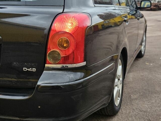 Черный Тойота Авенсис, объемом двигателя 2 л и пробегом 327 тыс. км за 2607 $, фото 14 на Automoto.ua