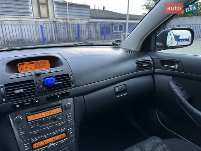 Черный Тойота Авенсис, объемом двигателя 1.8 л и пробегом 160 тыс. км за 6900 $, фото 42 на Automoto.ua