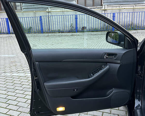 Черный Тойота Авенсис, объемом двигателя 1.8 л и пробегом 160 тыс. км за 6900 $, фото 24 на Automoto.ua