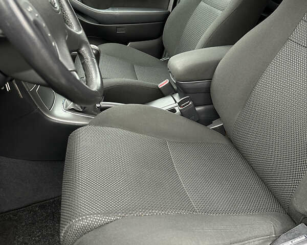 Черный Тойота Авенсис, объемом двигателя 1.8 л и пробегом 160 тыс. км за 6750 $, фото 20 на Automoto.ua