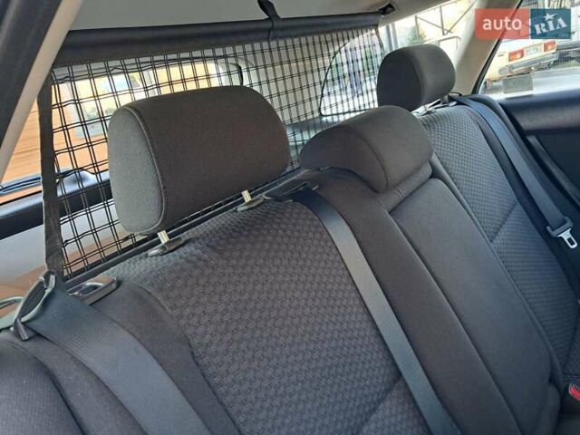 Чорний Тойота Авенсіс, об'ємом двигуна 2 л та пробігом 218 тис. км за 6500 $, фото 52 на Automoto.ua