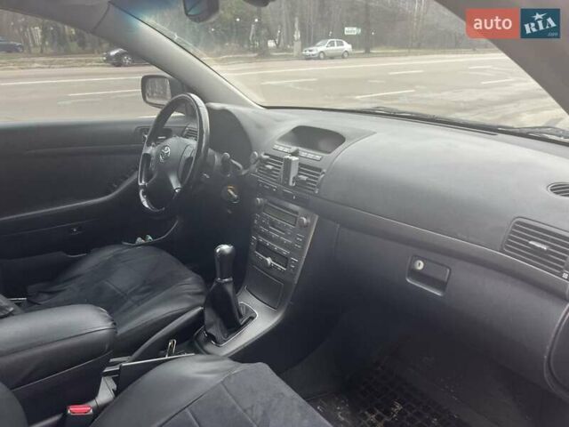 Черный Тойота Авенсис, объемом двигателя 2 л и пробегом 253 тыс. км за 5500 $, фото 10 на Automoto.ua