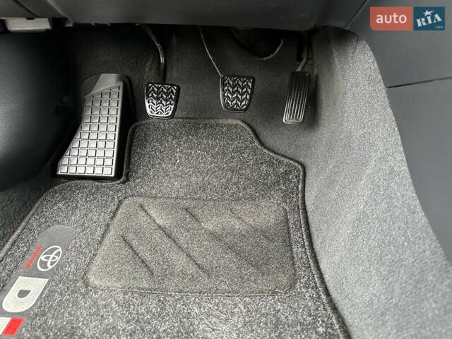 Черный Тойота Авенсис, объемом двигателя 1.8 л и пробегом 160 тыс. км за 6750 $, фото 35 на Automoto.ua