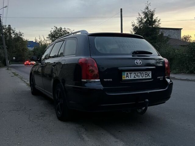 Черный Тойота Авенсис, объемом двигателя 2 л и пробегом 215 тыс. км за 5300 $, фото 5 на Automoto.ua