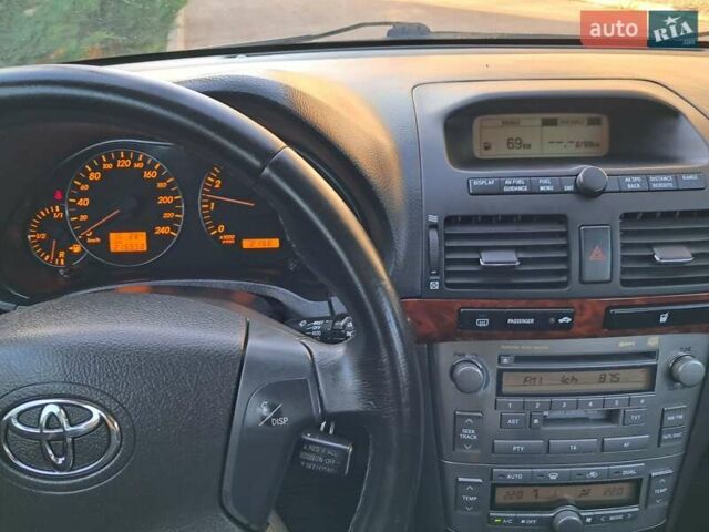 Черный Тойота Авенсис, объемом двигателя 2 л и пробегом 215 тыс. км за 5850 $, фото 67 на Automoto.ua