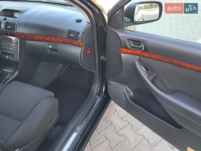 Чорний Тойота Авенсіс, об'ємом двигуна 2 л та пробігом 218 тис. км за 6500 $, фото 48 на Automoto.ua