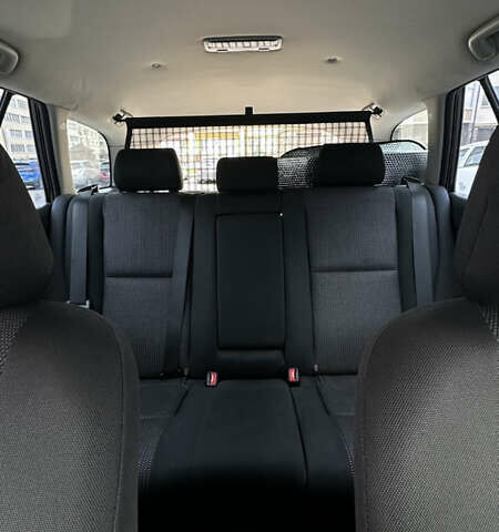 Черный Тойота Авенсис, объемом двигателя 1.79 л и пробегом 303 тыс. км за 5500 $, фото 15 на Automoto.ua