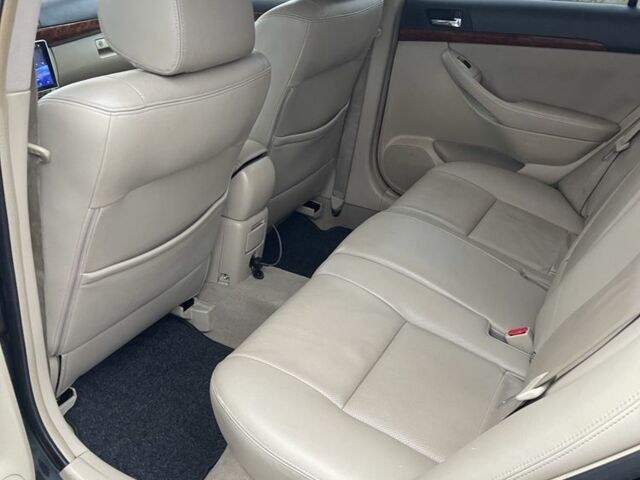 Черный Тойота Авенсис, объемом двигателя 2.2 л и пробегом 276 тыс. км за 8200 $, фото 6 на Automoto.ua