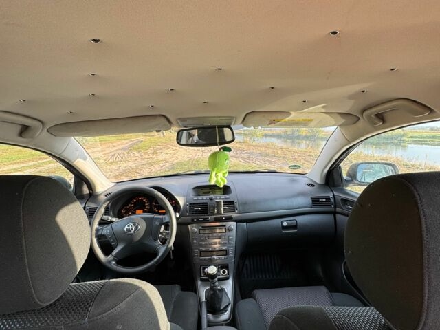 Чорний Тойота Авенсіс, об'ємом двигуна 2.2 л та пробігом 363 тис. км за 5850 $, фото 7 на Automoto.ua