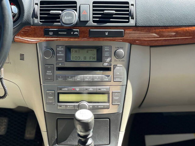Черный Тойота Авенсис, объемом двигателя 2.2 л и пробегом 304 тыс. км за 6300 $, фото 13 на Automoto.ua