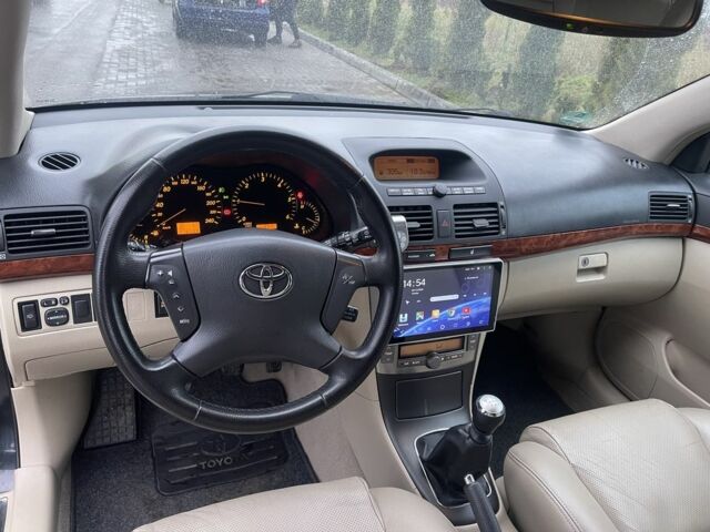 Черный Тойота Авенсис, объемом двигателя 2.2 л и пробегом 276 тыс. км за 8200 $, фото 7 на Automoto.ua