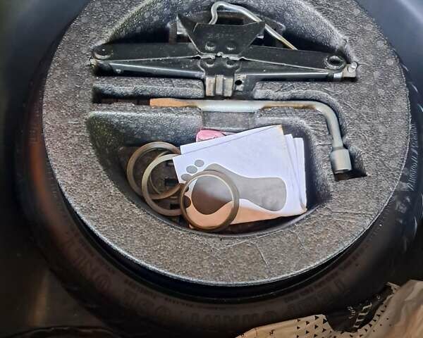 Чорний Тойота Авенсіс, об'ємом двигуна 2.2 л та пробігом 248 тис. км за 6650 $, фото 3 на Automoto.ua