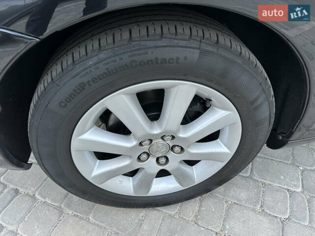 Черный Тойота Авенсис, объемом двигателя 1.8 л и пробегом 227 тыс. км за 7699 $, фото 18 на Automoto.ua