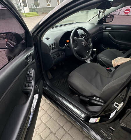 Черный Тойота Авенсис, объемом двигателя 1.79 л и пробегом 303 тыс. км за 5500 $, фото 9 на Automoto.ua