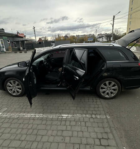Черный Тойота Авенсис, объемом двигателя 1.79 л и пробегом 303 тыс. км за 5500 $, фото 1 на Automoto.ua