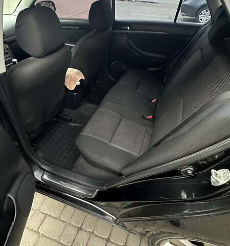 Черный Тойота Авенсис, объемом двигателя 1.79 л и пробегом 303 тыс. км за 5500 $, фото 11 на Automoto.ua