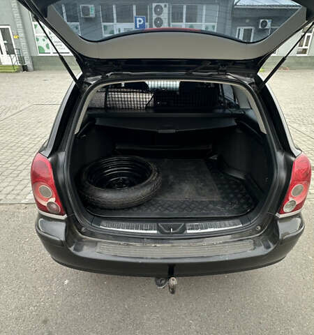 Черный Тойота Авенсис, объемом двигателя 1.79 л и пробегом 303 тыс. км за 5500 $, фото 7 на Automoto.ua