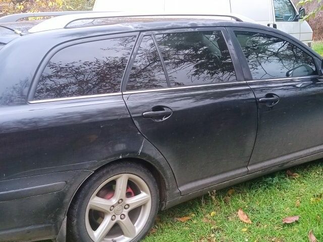 Черный Тойота Авенсис, объемом двигателя 2 л и пробегом 317 тыс. км за 2801 $, фото 2 на Automoto.ua
