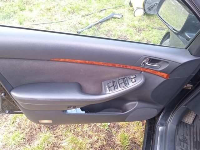 Чорний Тойота Авенсіс, об'ємом двигуна 2.2 л та пробігом 323 тис. км за 5500 $, фото 18 на Automoto.ua