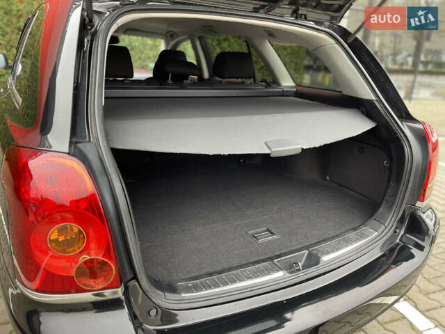 Чорний Тойота Авенсіс, об'ємом двигуна 2 л та пробігом 271 тис. км за 6599 $, фото 30 на Automoto.ua