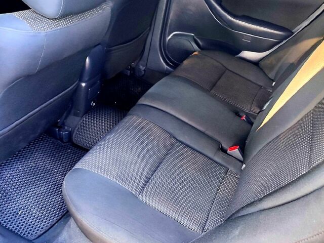 Черный Тойота Авенсис, объемом двигателя 2 л и пробегом 230 тыс. км за 6500 $, фото 9 на Automoto.ua