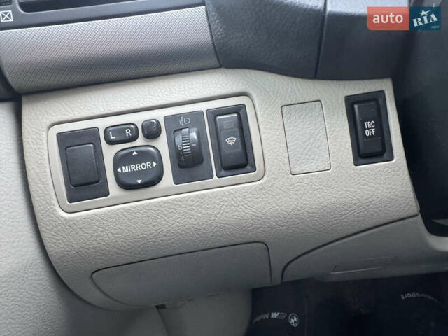 Черный Тойота Авенсис, объемом двигателя 2 л и пробегом 296 тыс. км за 5800 $, фото 17 на Automoto.ua