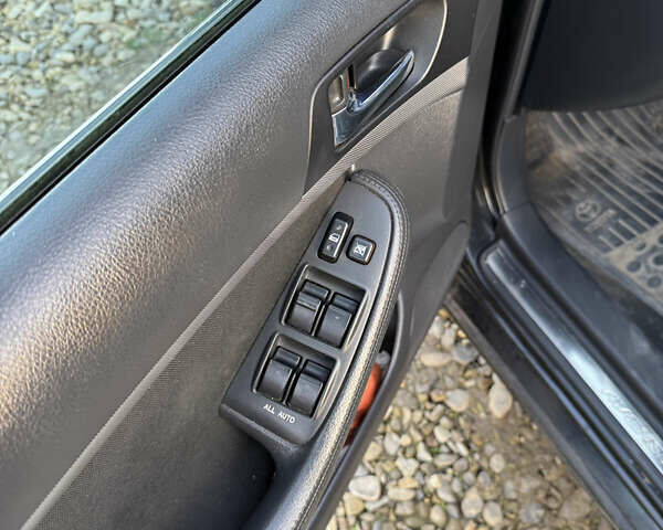 Черный Тойота Авенсис, объемом двигателя 2 л и пробегом 255 тыс. км за 6600 $, фото 12 на Automoto.ua