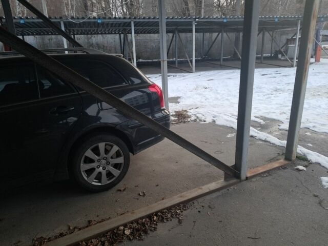 Черный Тойота Авенсис, объемом двигателя 0 л и пробегом 364 тыс. км за 600 $, фото 3 на Automoto.ua