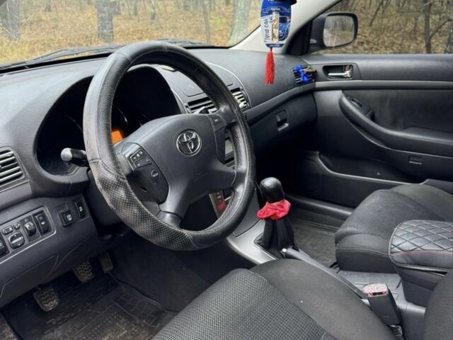 Чорний Тойота Авенсіс, об'ємом двигуна 1.8 л та пробігом 506 тис. км за 5800 $, фото 4 на Automoto.ua