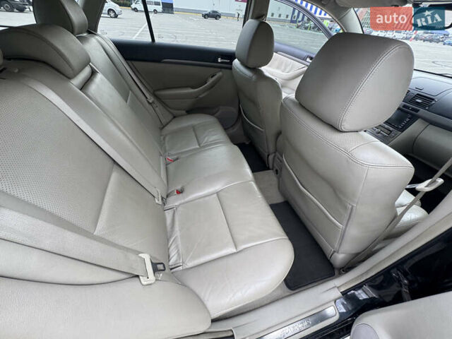 Черный Тойота Авенсис, объемом двигателя 2 л и пробегом 296 тыс. км за 5800 $, фото 14 на Automoto.ua