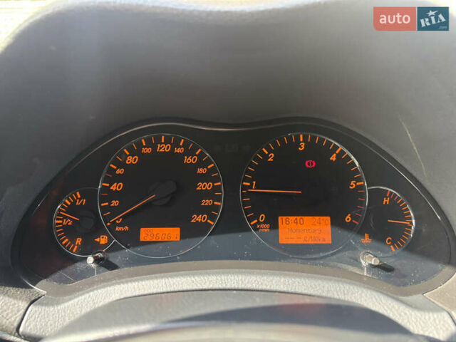 Чорний Тойота Авенсіс, об'ємом двигуна 2 л та пробігом 296 тис. км за 6200 $, фото 46 на Automoto.ua