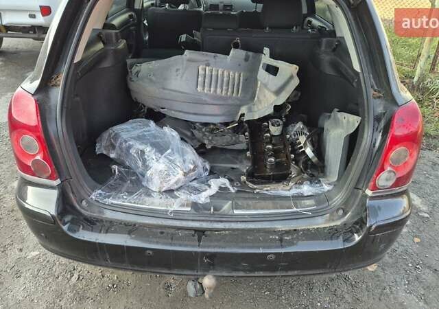 Чорний Тойота Авенсіс, об'ємом двигуна 1.8 л та пробігом 299 тис. км за 4600 $, фото 6 на Automoto.ua