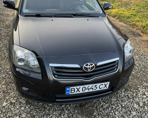 Черный Тойота Авенсис, объемом двигателя 2 л и пробегом 255 тыс. км за 6600 $, фото 1 на Automoto.ua