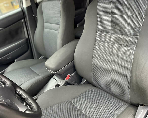 Черный Тойота Авенсис, объемом двигателя 2 л и пробегом 271 тыс. км за 6599 $, фото 17 на Automoto.ua