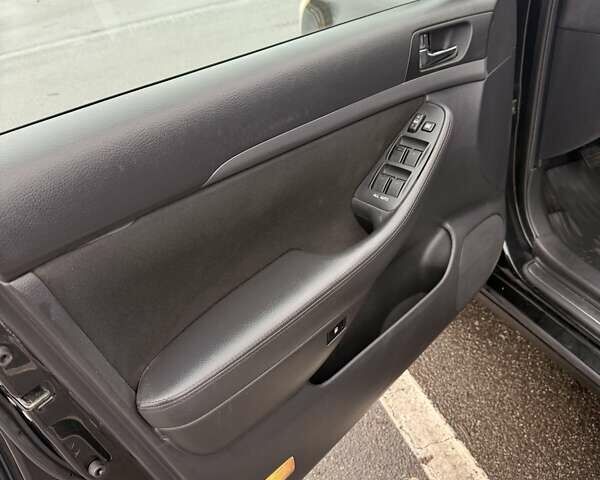 Черный Тойота Авенсис, объемом двигателя 2 л и пробегом 360 тыс. км за 6200 $, фото 3 на Automoto.ua